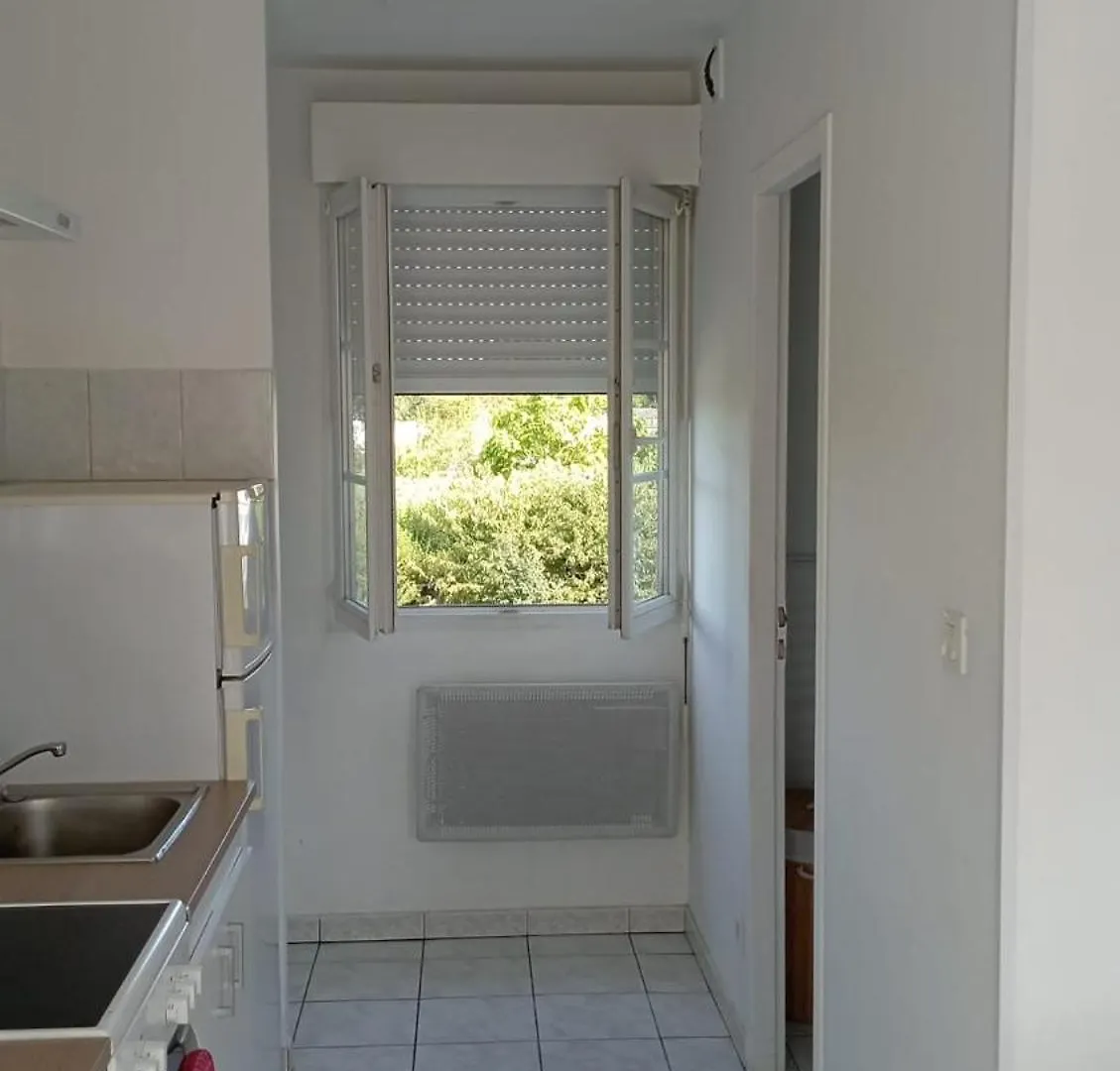 Servallhost- Duplex Proche Centre Parking Et Fibre Inclus Beauvais