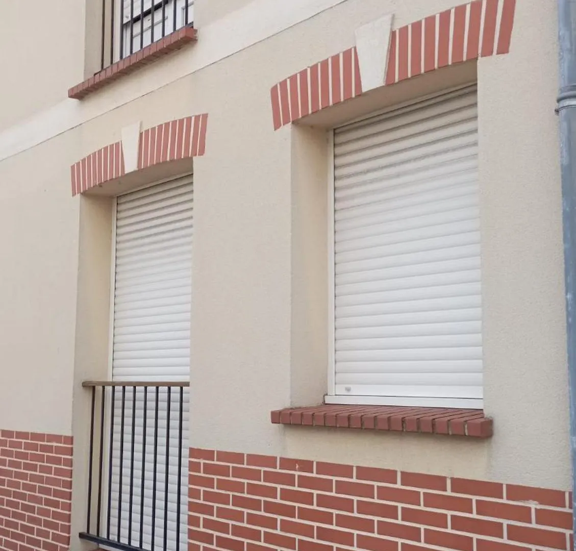 Servallhost- Duplex Proche Centre Parking Et Fibre Inclus Beauvais Apartment