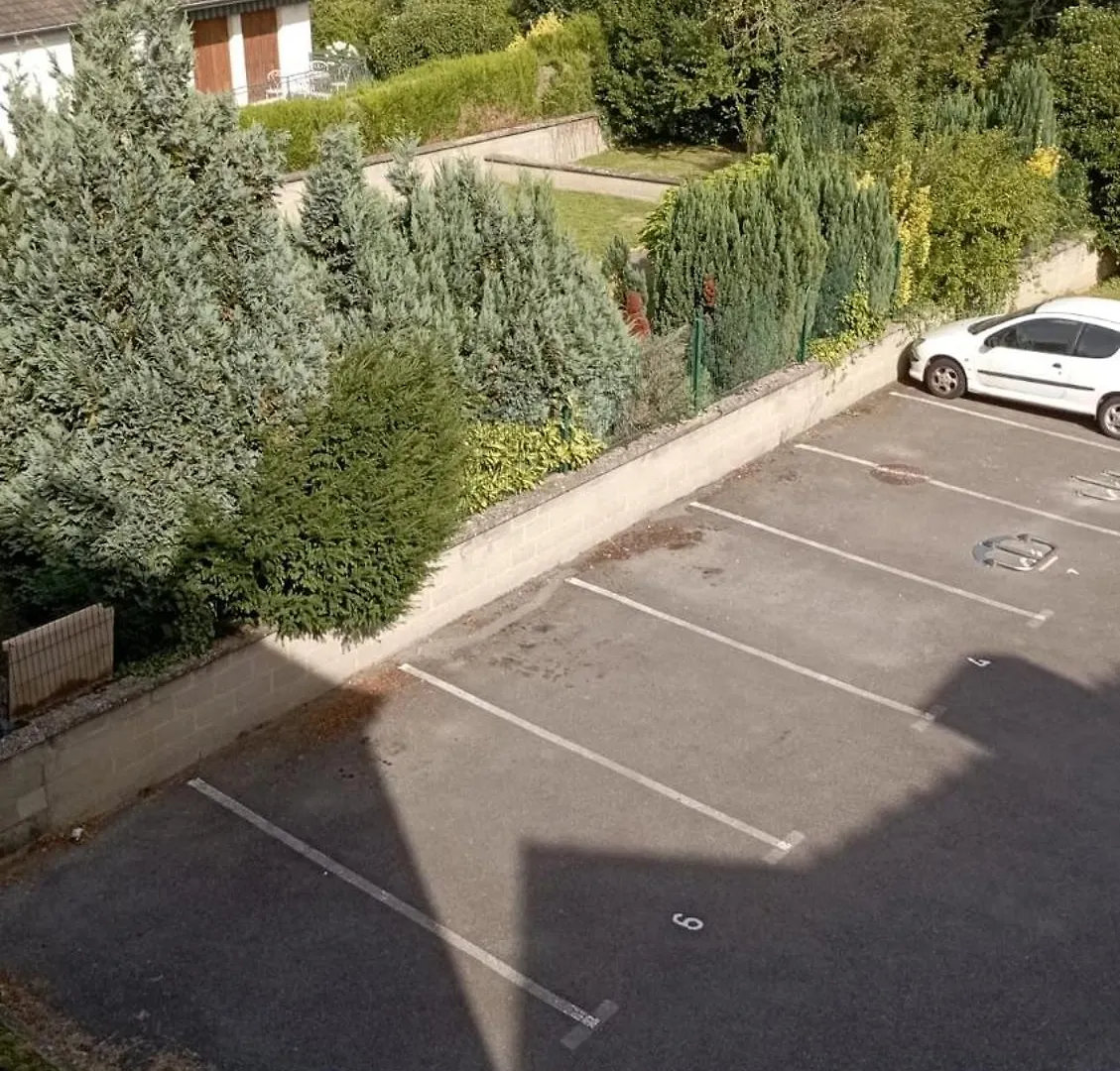 Apartment Servallhost- Duplex Proche Centre Parking Et Fibre Inclus Beauvais France