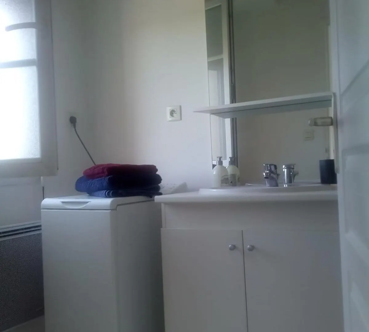 Apartment Servallhost- Duplex Proche Centre Parking Et Fibre Inclus Beauvais France