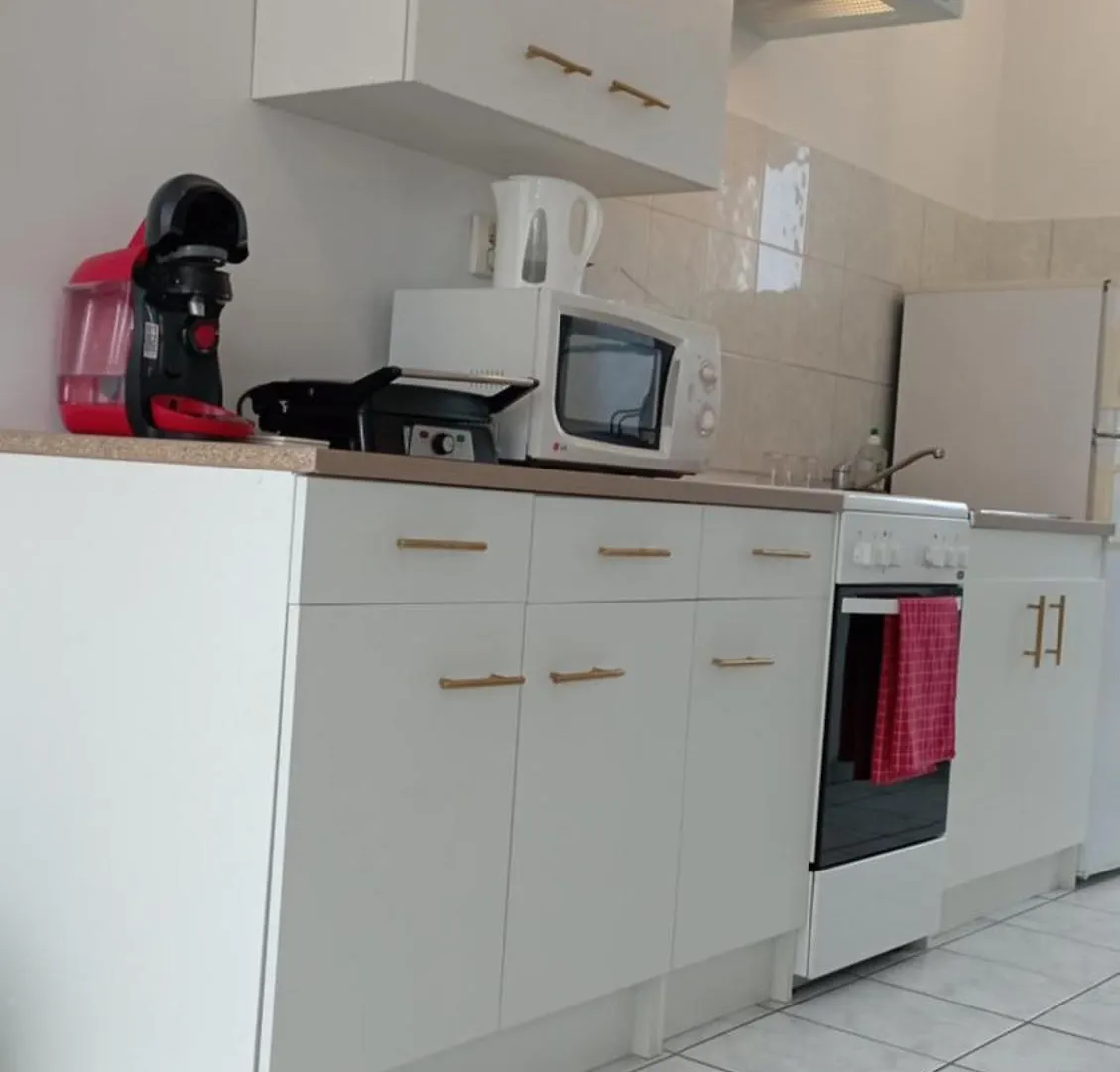 Servallhost- Duplex Proche Centre Parking Et Fibre Inclus Beauvais
