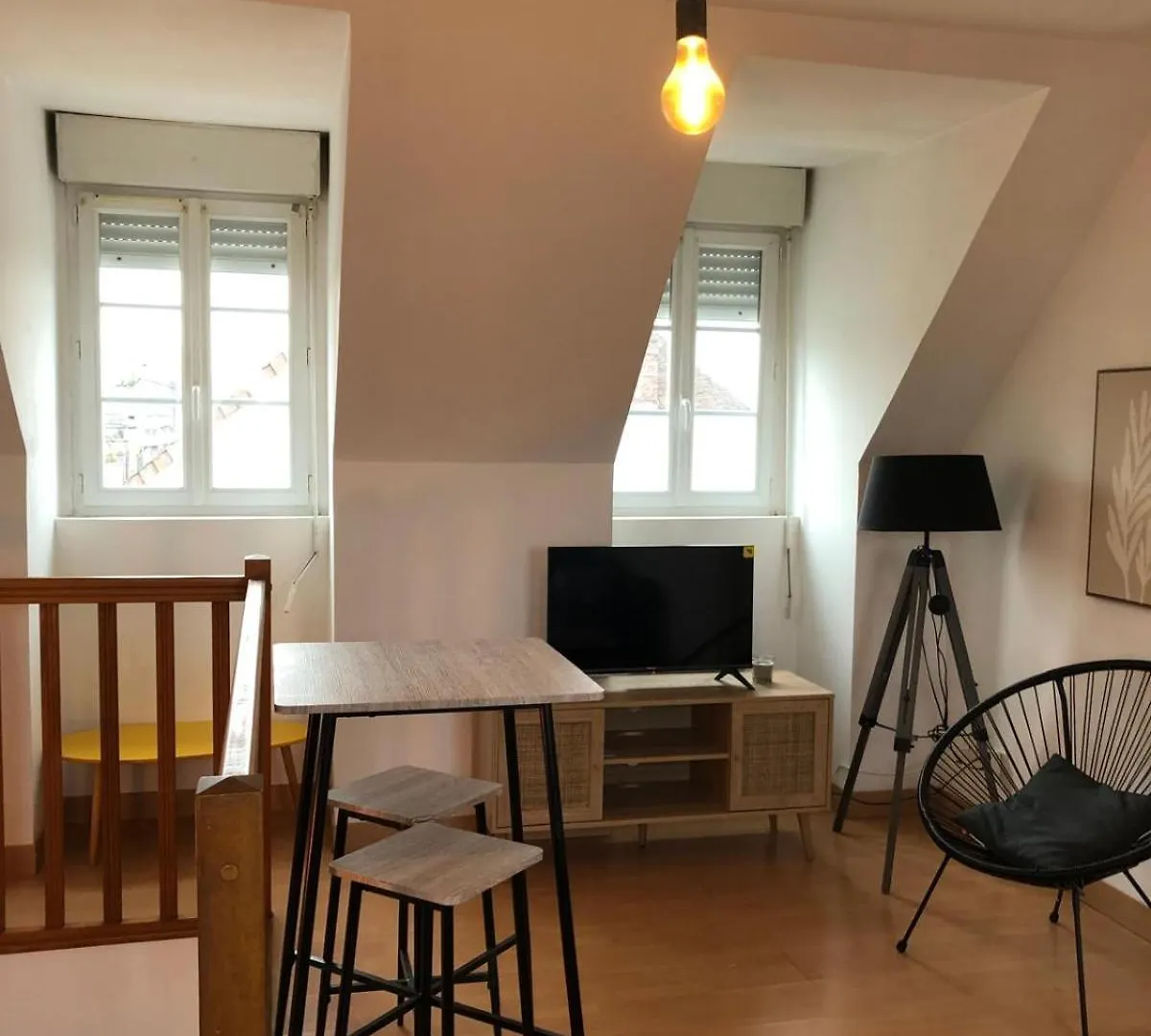 Apartment Servallhost- Duplex Proche Centre Parking Et Fibre Inclus Beauvais France